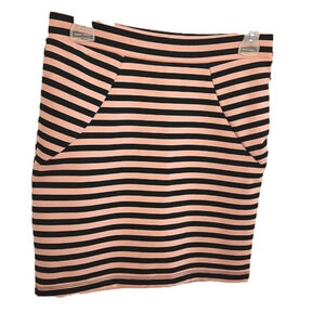 NWT Womens Charlotte Russe Light pink and black striped mini skirt Size Medium.